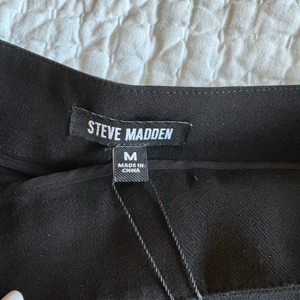 Steve Madden Arie Wrap-Style Women's Skort with Side Buckle - Picture 3 of 5